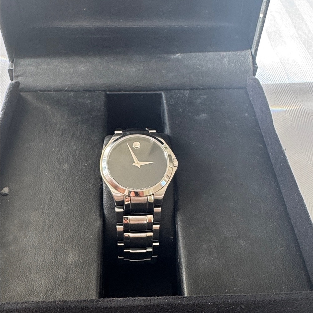 Movado watch womens. - Picture 4 of 8